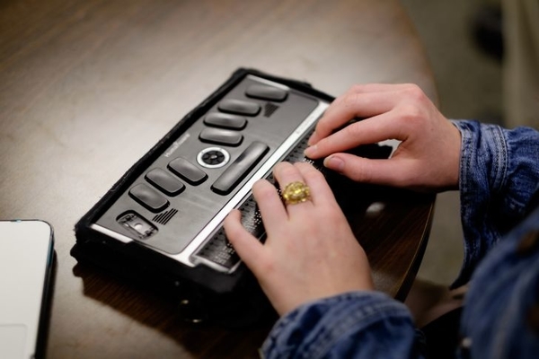 universal braille display